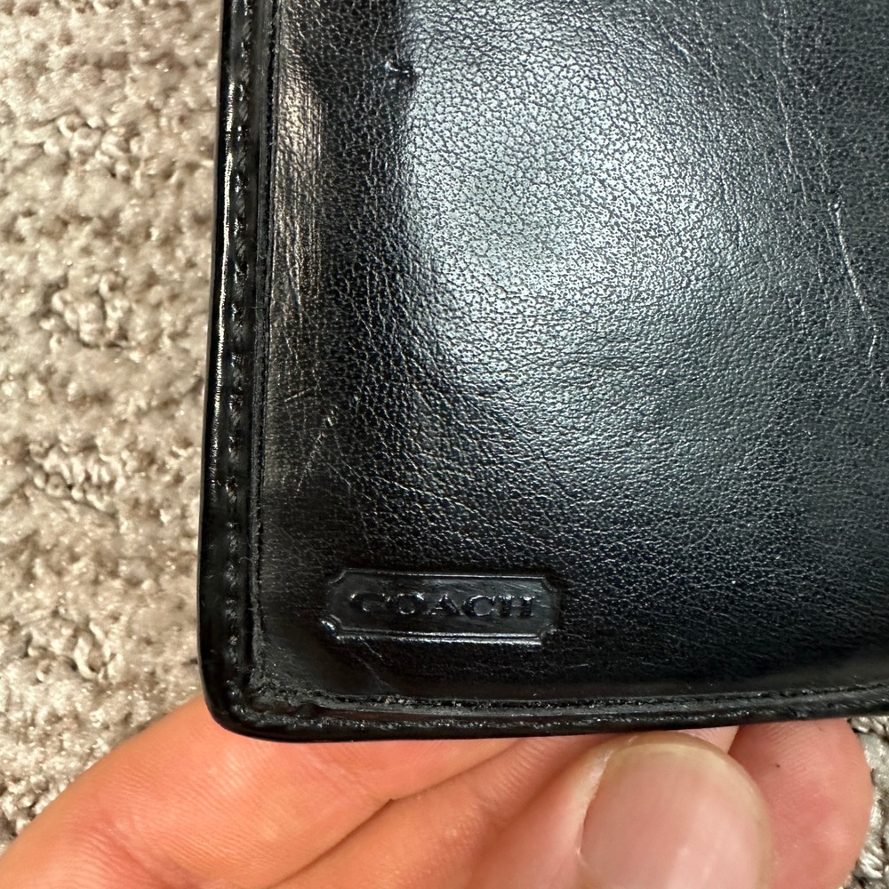 Coach Black Embossed Patent Leather Signature C Bifold Wallet Heart Charm - Picture 7 of 7